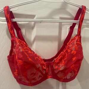 Beautiful Prima Donna Water Lily Sheer Lace Bra Size 32F Boutique Brand Fuchsia